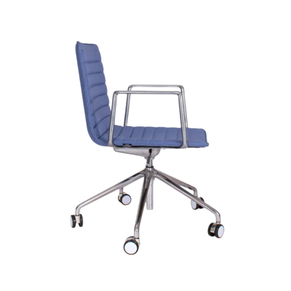 Descubre la silla operativa modelo ENEAS OHE-143 ALUMINIO de Aura Muebles. Diseñada para brindar comodidad y durabilidad, esta silla ergonómica es perfecta para tu espacio de trabajo.