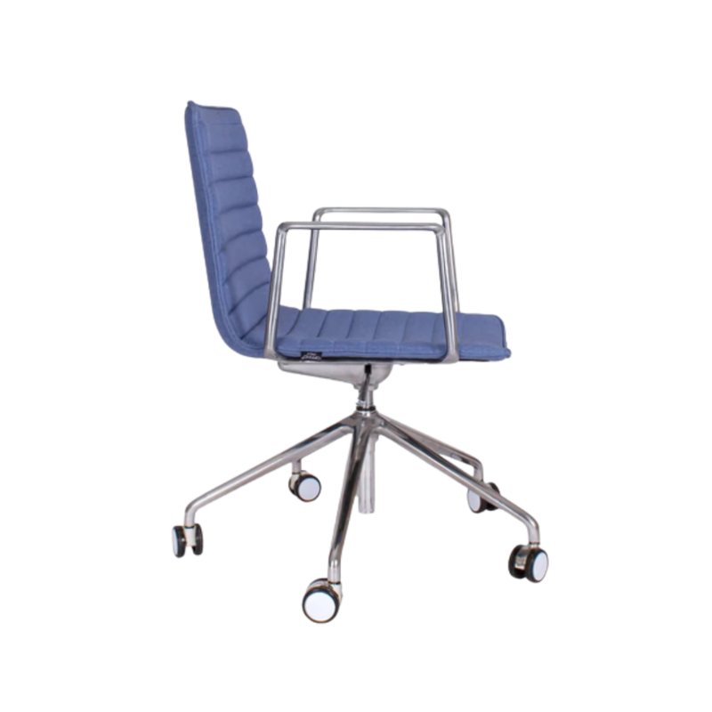 Descubre la silla operativa modelo ENEAS OHE-143 ALUMINIO de Aura Muebles. Diseñada para brindar comodidad y durabilidad, esta silla ergonómica es perfecta para tu espacio de trabajo.