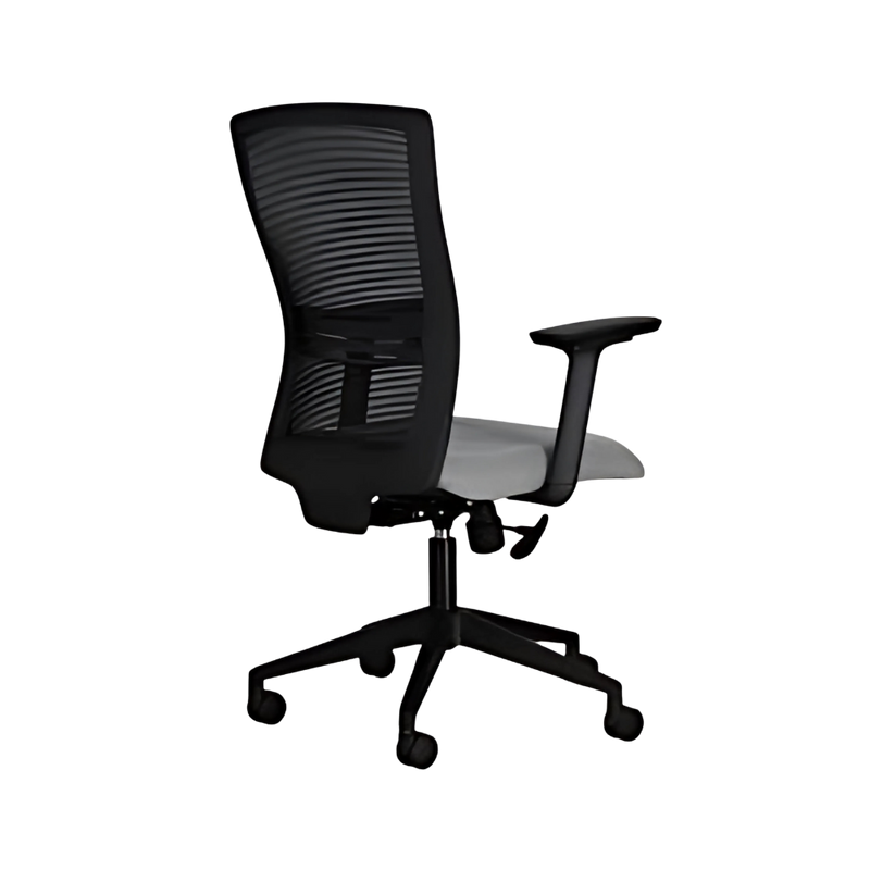 Descubra la comodidad y el diseño ergonómico de la silla operativa modelo PLATINO B de Aura Muebles. Ideal para largas jornadas de trabajo en la oficina, brinda soporte adecuado al cuerpo y previene dolores de espalda.
