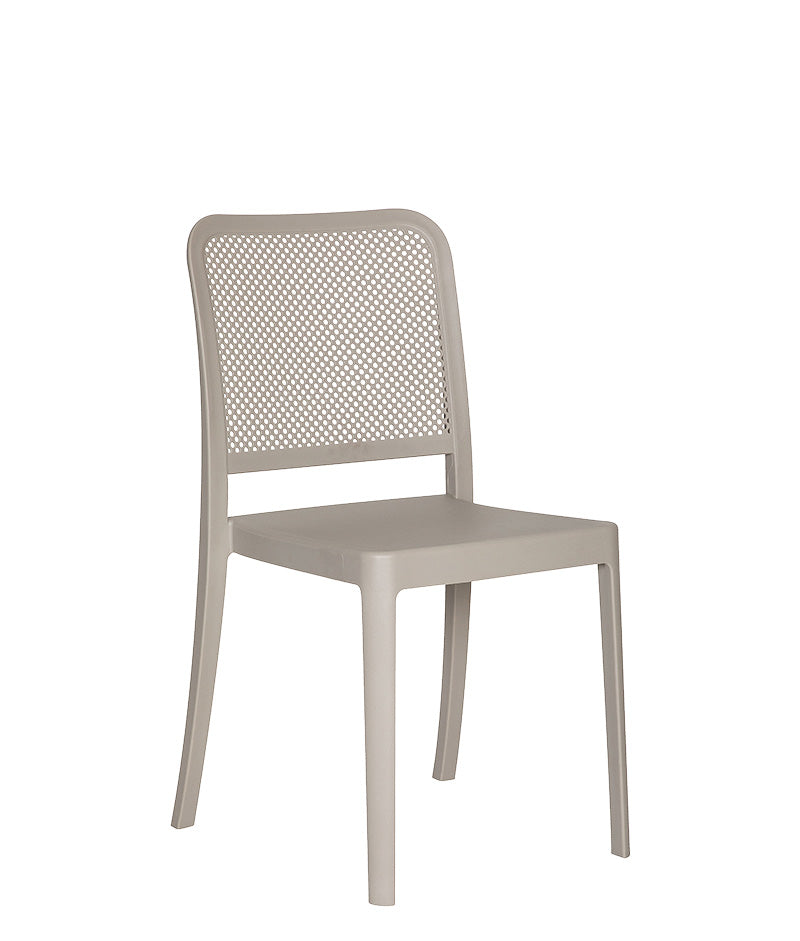 Vista en ángulo de la silla para exterior AR-401A sin brazos.