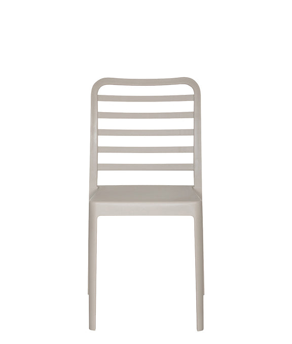 Vista frontal de la silla para exterior AR-402A, diseño de respaldo horizontal