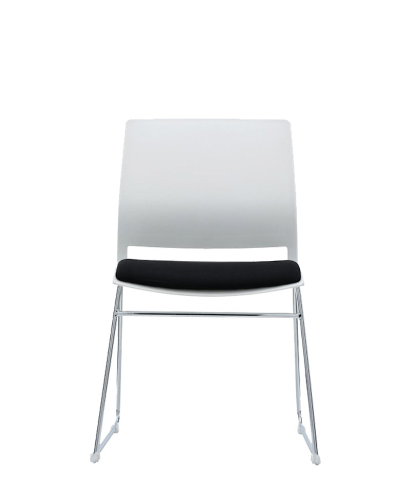 Vista frontal de silla para restaurante modelo A-600T con asiento tapizado
