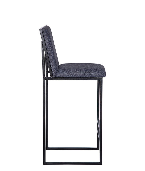Vista lateral de silla para restaurante modelo AR-165 con descansa pies integrado
