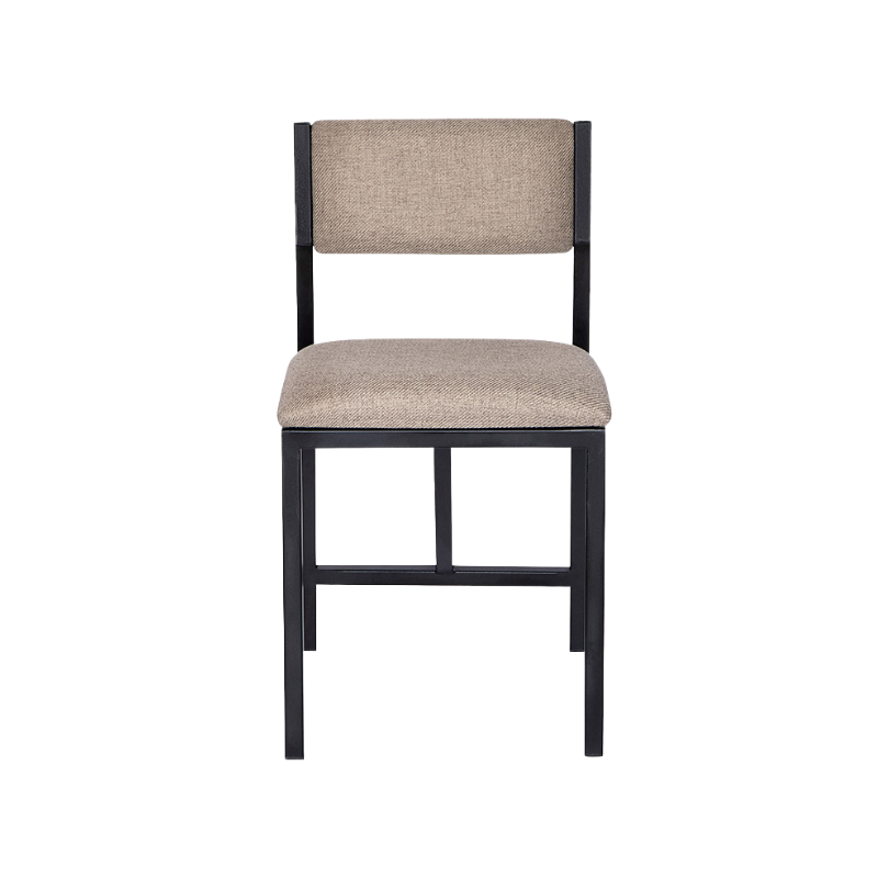 Silla para restaurante modelo AR-170 con estructura metálica resistente y tapizado cómodo. Ideal para negocios que buscan diseño y durabilidad.