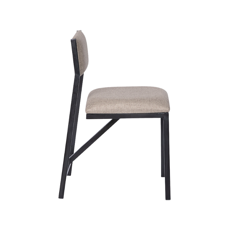 Silla para restaurante modelo AR-170 con estructura metálica resistente y tapizado cómodo. Ideal para negocios que buscan diseño y durabilidad.
