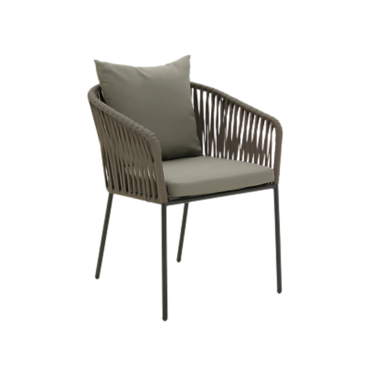Silla para restaurante Diseñada con materiales de alta calidad esta silla proporciona una experiencia de asiento cómoda y duradera Aura Muebles modelo CANCUN con cojin