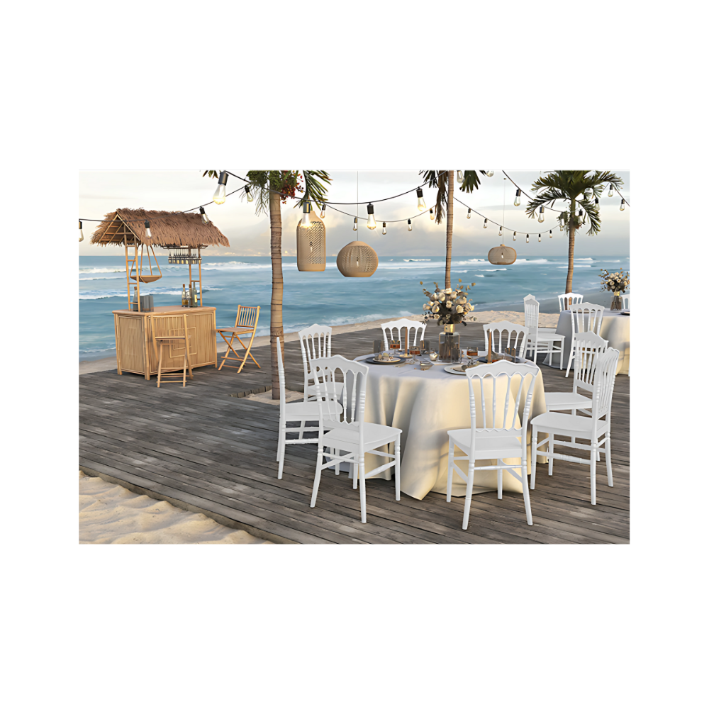 Silla para restaurante con respaldo asiento y patas de una sola pieza en polipropileno de alta resistencia y duración para la intemperie resistente a los rayos ultravioleta (UV) y al ambiente salino Aura Muebles modelo VERSALLES
