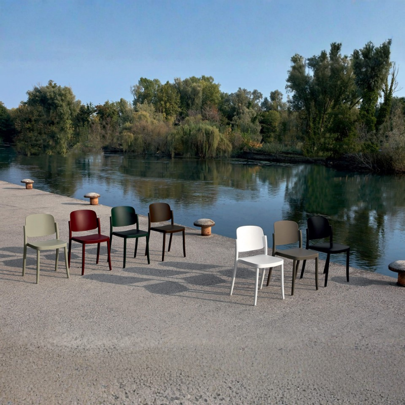 Silla Piazza 1 apilable de diseño retro en polipropileno