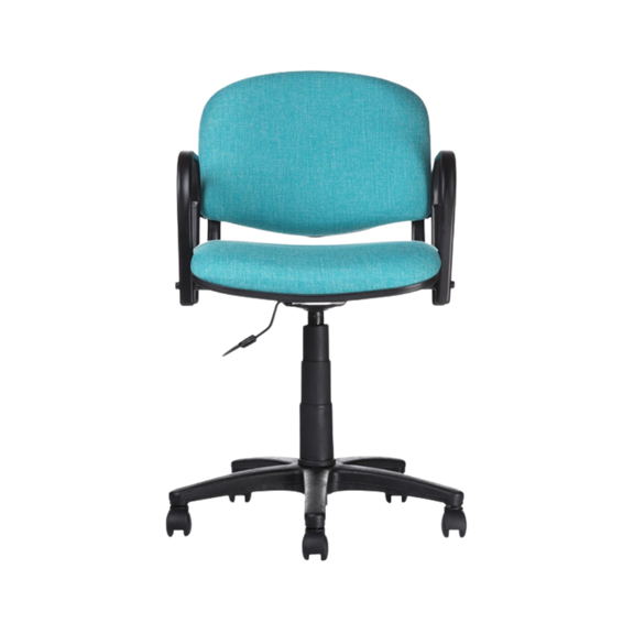 Silla secretarial ISO P Mecanismo fijo ajuste de altura de asiento neumático por palanca con coderas Aura Muebles modelo APIPA