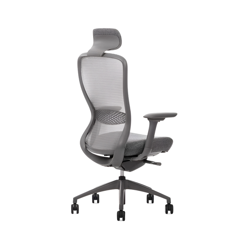 Descubre las sillas directivas modelo OMEGA RESPALDO ALTO de Aura Muebles. Diseño sofisticado y ergonómico que ofrece confort y estilo para oficinas ejecutivas.