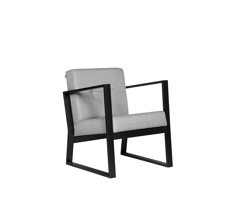 Sillón de visita modelo BERLIN-1P en vista 3/4 con base metálica negra