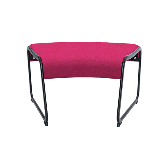 Sillón de visita confortable DIRK Estructura de acero tubular ovalado con acabado de pintura epóxica (electrostática) color negro mate asiento hule espuma laminado flexible y alta resilencia tapiz tela o vinil al color de su elección de nuestro catálogo Aura Muebles modelo OHM-123