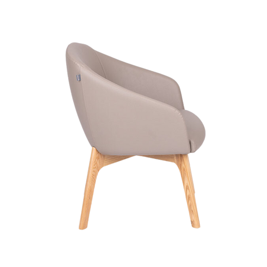 Descubre el sillón de visita contract modelo EDGE base madera de Aura Muebles. Combina elegancia y comodidad, perfecto para cualquier espacio de trabajo o sala de reuniones.