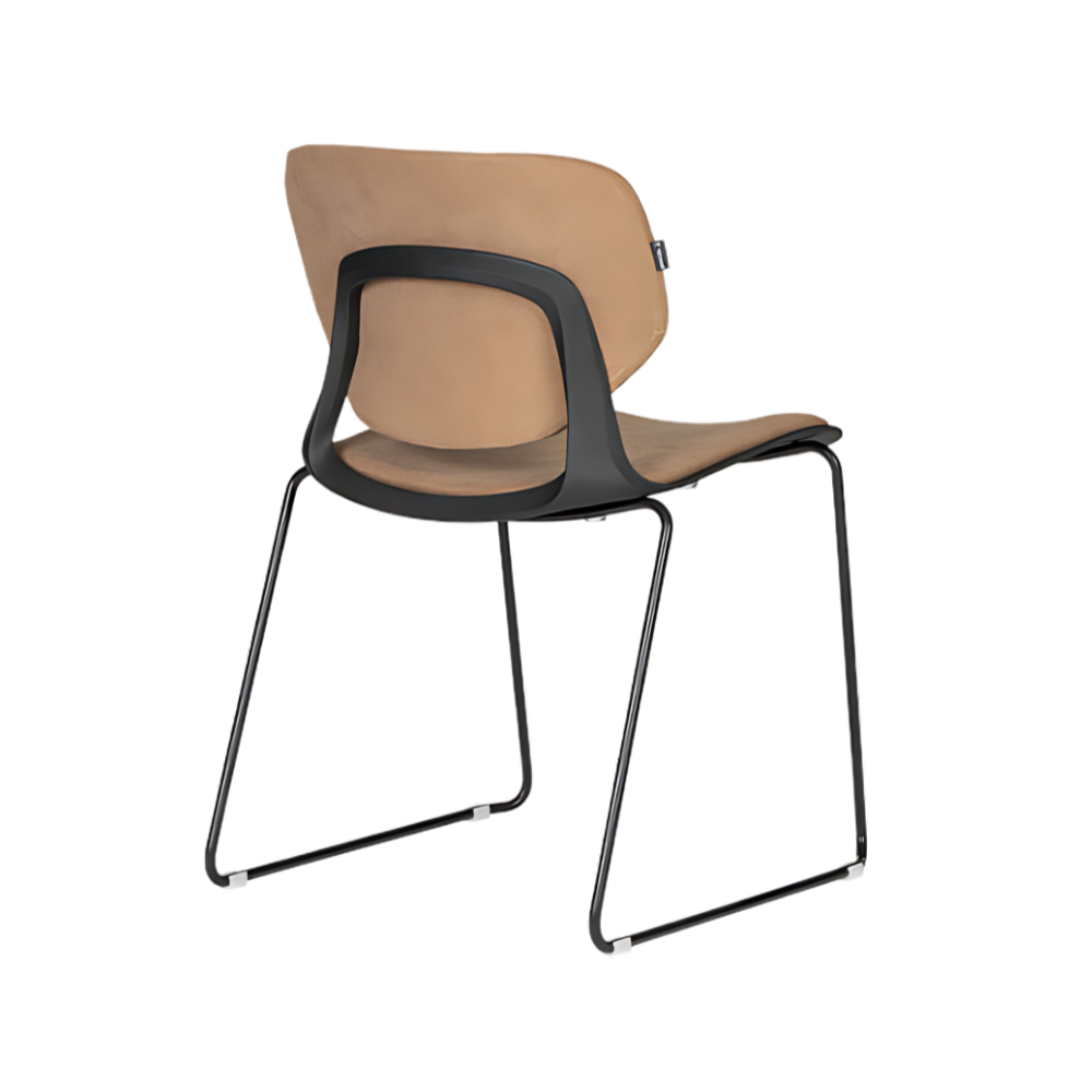 Descubre el cómodo y elegante sillón de visita contract modelo VELA TRINEO de Aura Muebles. Perfecto para salas de espera, su diseño contemporáneo y base tipo trineo crean espacios modernos y profesionales.