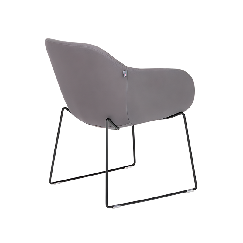 Descubre el sillón de visita ZEN TRINEO de Aura Muebles, ideal para oficinas y salas de espera. Su diseño contemporáneo y materiales de alta calidad garantizan confort y durabilidad. 