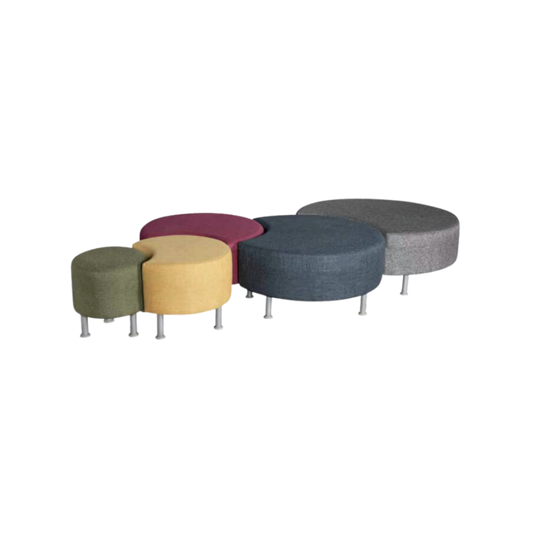Sofá En madera de pino solida de 21 mm. aglomerado de 16 mm. en parte superior e inferior patas cilíndrica en color aluminio con tapón de polipropileno para evitar rayaduras a pisos tapizados en variedad de colores (consultar catalogo tapices) hule espuma en asiento de 10 cm Aura Muebles modelo OTTAWA