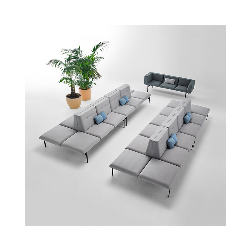 Sofá confortable Moderno diseño configurable estructura metálica pintura negra, gris o blanca  Acojinamiento en poliuretano flexible de alta densidad precio por 8 sofás dobles con respaldo y 4 mesas acojinadas  Aura Muebles modelo SAHARA II